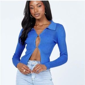 Princess polly blue long sleeve blouse with fastening on the front. Size S/M.